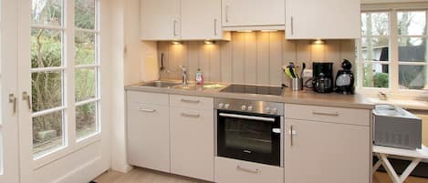 Microones, forn, placa de cuina i rentaplats