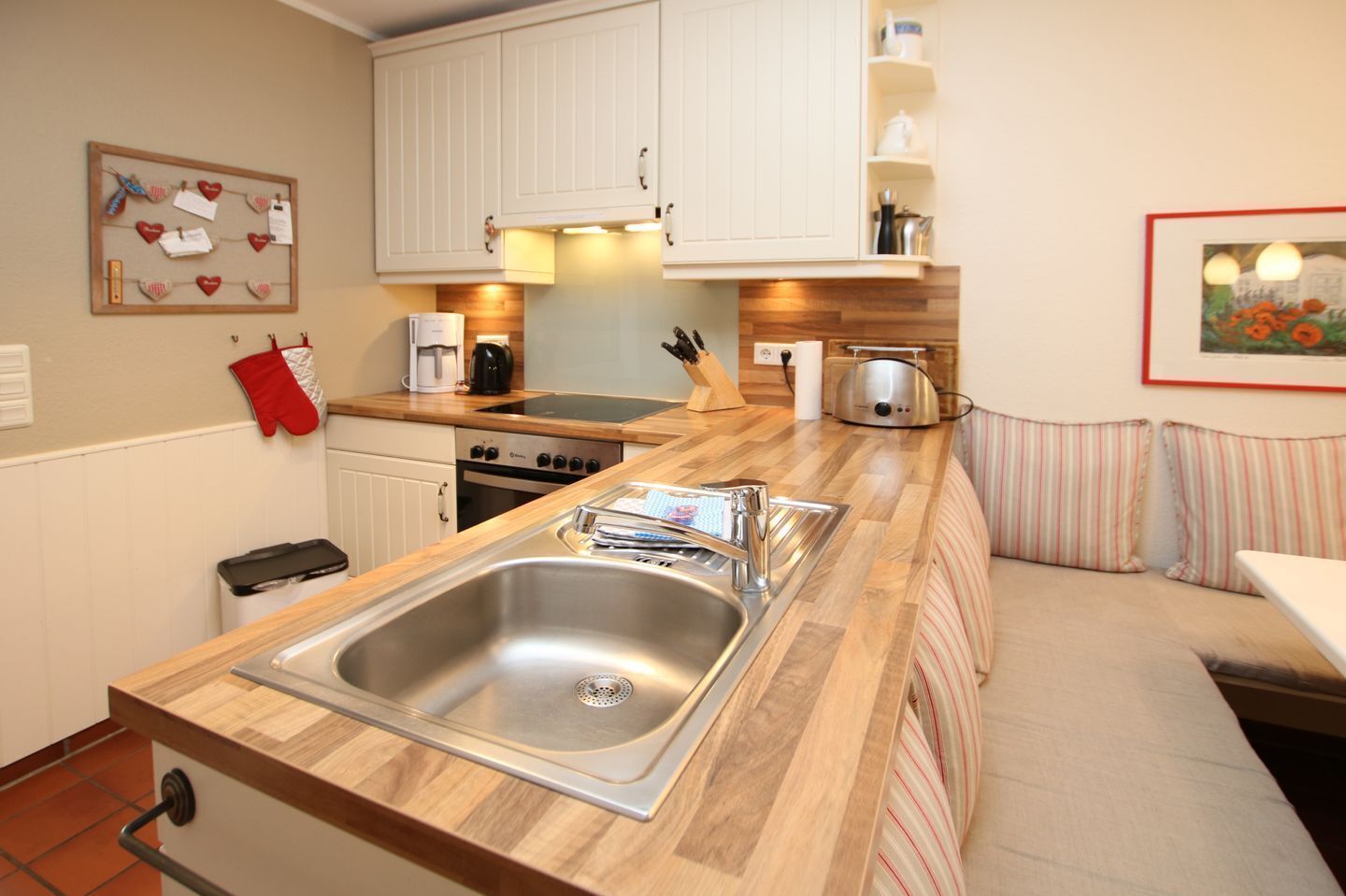 Fridge, oven, dishwasher, coffee/tea maker