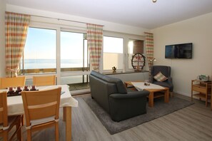 TV, stereo - Sandwall 11a, Whg. 4 "gästehaus Gorch Fock" - Ferienwohnung mit 2- Zimmern auf ca. 38m² mit Direktem (Wyk auf Föhr)