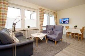 TV, stereo - Sandwall 11a, Whg. 3 "gästehaus Gorch Fock" - Ferienwohnung mit 2- Zimmern auf ca. 42m² mit Direktem (Wyk auf Föhr)