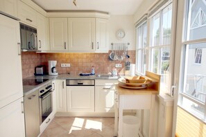 Frigorifero, microonde, forno, lavastoviglie