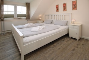 Unclassified image, 5 of 16, button - Wiesenweg 2a, Whg. 3, Ruusfeen - vacation apartment with 3 rooms over approx. 100m² in the (Wyk auf Föhr)