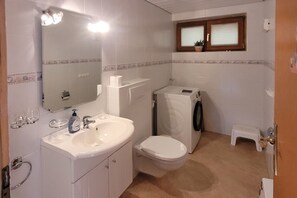 Unclassified image, 3 of 19, button - Berliner Ring 24, Whg. 2 "Moritz" - vacation apartment in a 3-family house, approx. 95m² with 3 (Wyk auf Föhr)