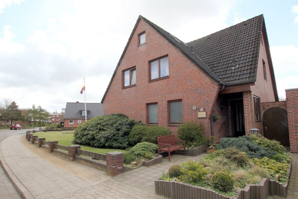 Unclassified image, 1 of 19, button - Berliner Ring 24, Whg. 2 "Moritz" - vacation apartment in a 3-family house, approx. 95m² with 3 (Wyk auf Föhr)