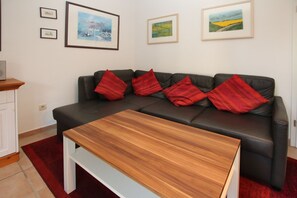 Fernseher, DVD-Player, Stereoanlage