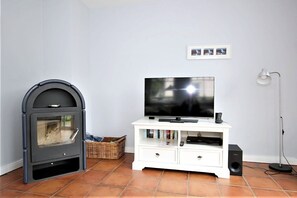 Unclassified image, 4 of 13, button - Wiesenweg 4a, Whg. 1 - Ferienwohnung mit 3- Zimmern auf ca. 100m² (Wyk auf Föhr)