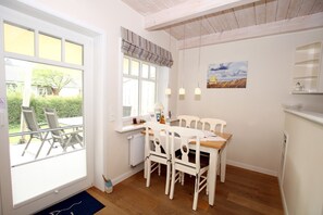 Unclassified image, 2 of 18, button