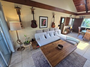 Smart TV, books - Palm One Surf House, The Heart of Hanalei, TVNC# 5125 (Hanalei)