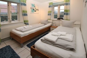 2 bedrooms, iron/ironing board, WiFi - Rungholtstraße 3c, Whg. 2 - Ferienwohnung mit 3- Zimmern auf ca. 65m² (Wyk auf Föhr)