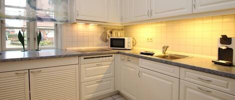 Køleskab, mikrobølgeovn, ovn, opvaskemaskine