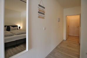 1 bedroom, iron/ironing board, WiFi - Große Straße 19, Whg. 1 - Apartment with 2 rooms (open bedroom) (Wyk auf Föhr)