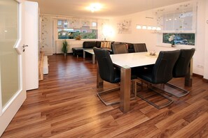 Dining - Hasenkamp 1 - Ferienwohnung mit 4- Zimmern auf ca. 75m² (Wyk auf Föhr)