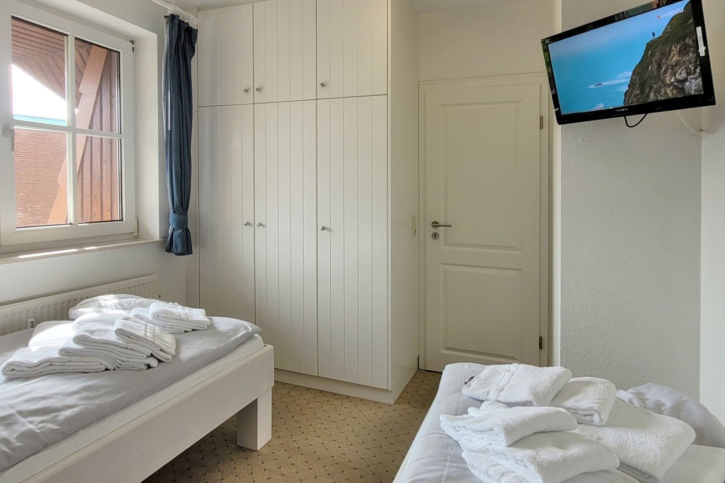 2 habitaciones, tabla de planchar con plancha y wifi 