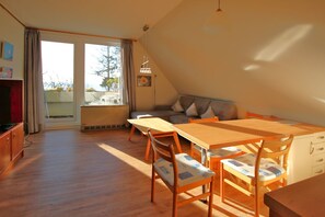 Unclassified image, 5 of 14, button