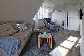 Fernseher, DVD-Player, Stereoanlage