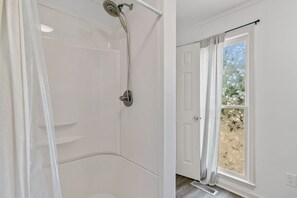 Combined shower/bathtub, hair dryer, towels, soap - This beautiful home is in the historic Haymount district of Fayetteville. (Fayetteville)