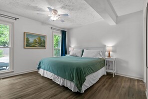 4 bedrooms, iron/ironing board, travel crib, free WiFi