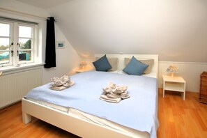 2 bedrooms, iron/ironing board, WiFi - Karkstieg 6, Whg. 1, Vogtum - Reihenhausscheibe mit 3- Zimmern (Wrixum)