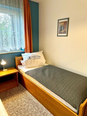 Unclassified image, 5 of 17, button