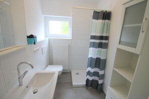Bathroom - 8002 - Sol y Mar - 8002 - "Sol y Mar" - Am Wittenwiewerbarg 13 - Apartment 2 (Dahme)