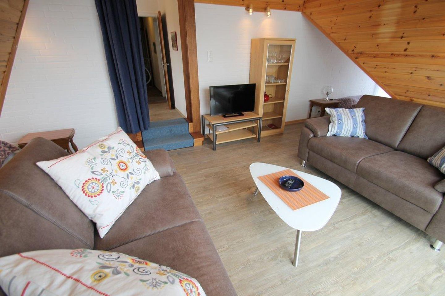 TV, table tennis, stereo