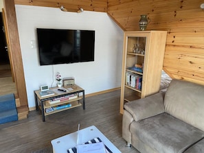TV, table tennis, stereo