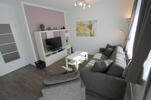 TV, DVD player, table tennis, stereo