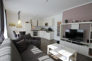 TV, DVD player, table tennis, stereo