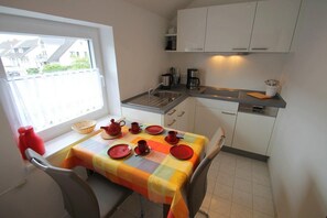 Fridge, microwave, dishwasher, coffee/tea maker