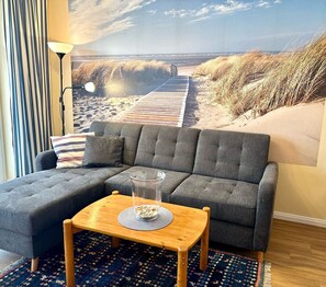 TV, table tennis, stereo