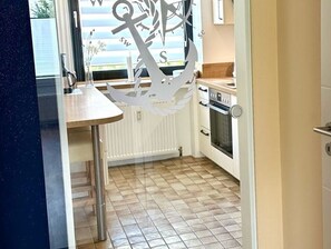 Kühlschrank, Ofen, Herdplatte, Geschirrspüler