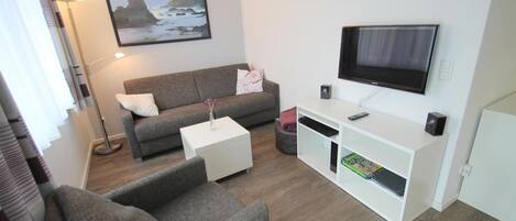 TV, DVD player, table tennis, stereo