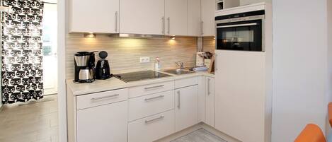 Micro-ondes, four, lave-vaisselle