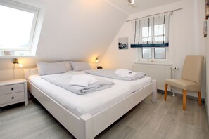 2 bedrooms, in-room safe, iron/ironing board, WiFi