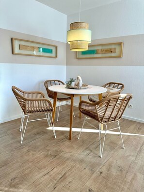 Dining - 5010 - Apartment Wellengang - 5010 - House Wellengang - Saarstr. 20 - Apartment 3 (Dahme)