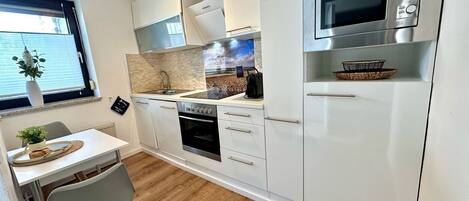 Kühlschrank, Ofen, Herdplatte, Geschirrspüler