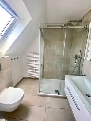 Unclassified image, 5 of 27, button