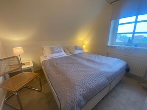 Unclassified image, 2 of 23, button