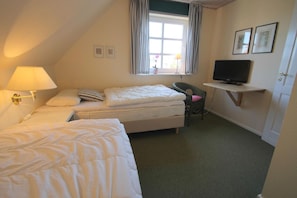 Unclassified image, 5 of 12, button