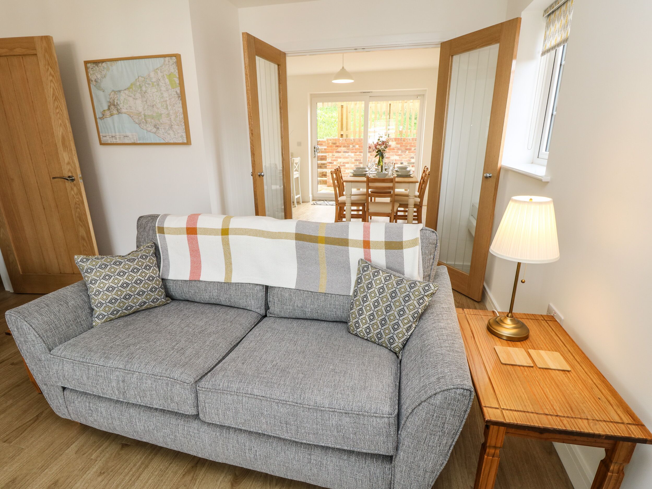 Larch Lodge, Pet Friendly, Character Holiday Cottage In Totland - Lymington