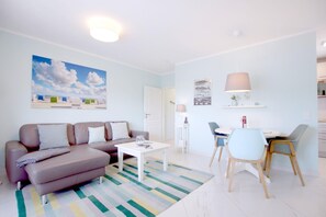 Unclassified image, 3 of 12, button - Gmelinstraße 12, Whg. 13, Haus Meeresbrandung - Ferienwohnung mit 2-zimmern mit ca. 45m² und Balkon (Wyk auf Föhr)