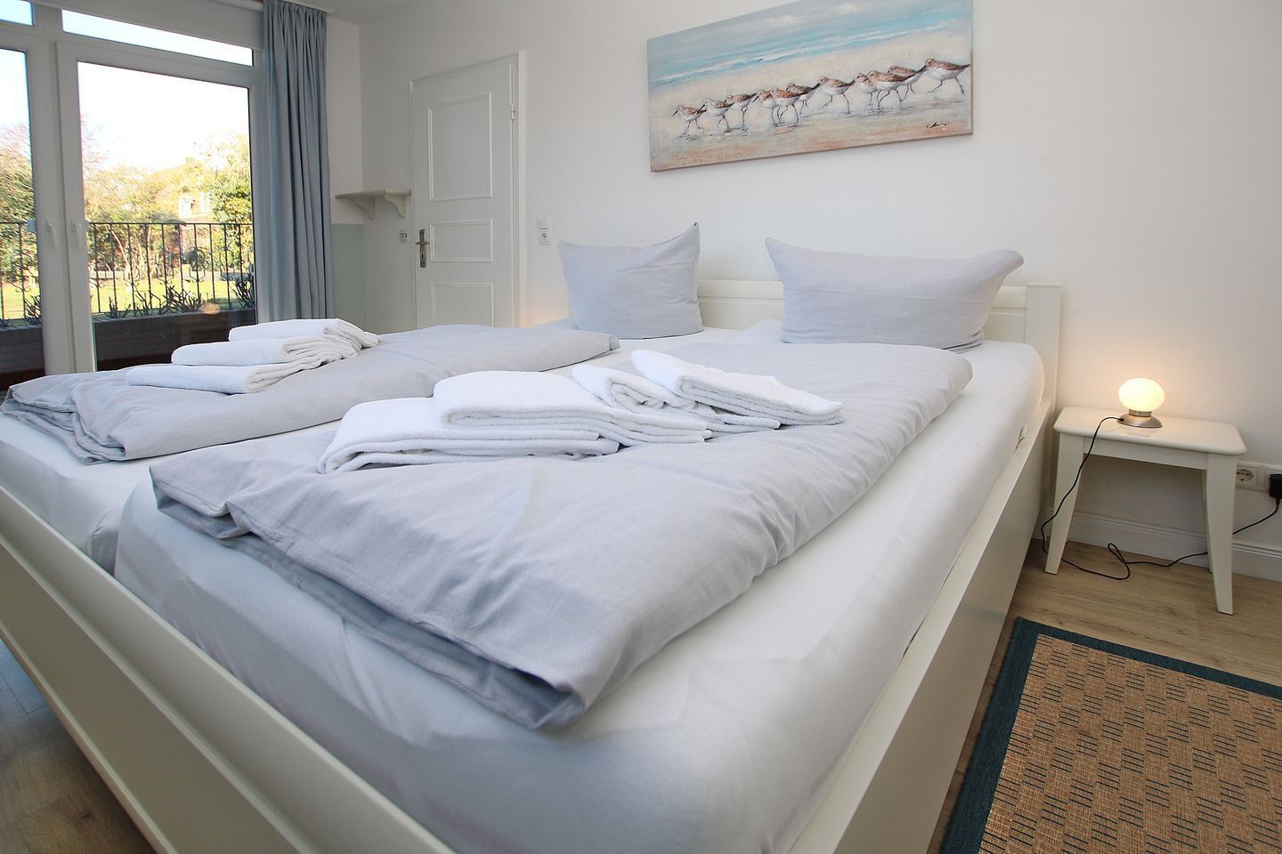 2 bedrooms, iron/ironing board, WiFi