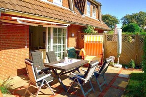 Outdoor dining - Starklef 1, Whg. 3, Rungholt - 80 sqm vacation apartment in Wyk with 3 rooms, kitchen (Wyk auf Föhr)
