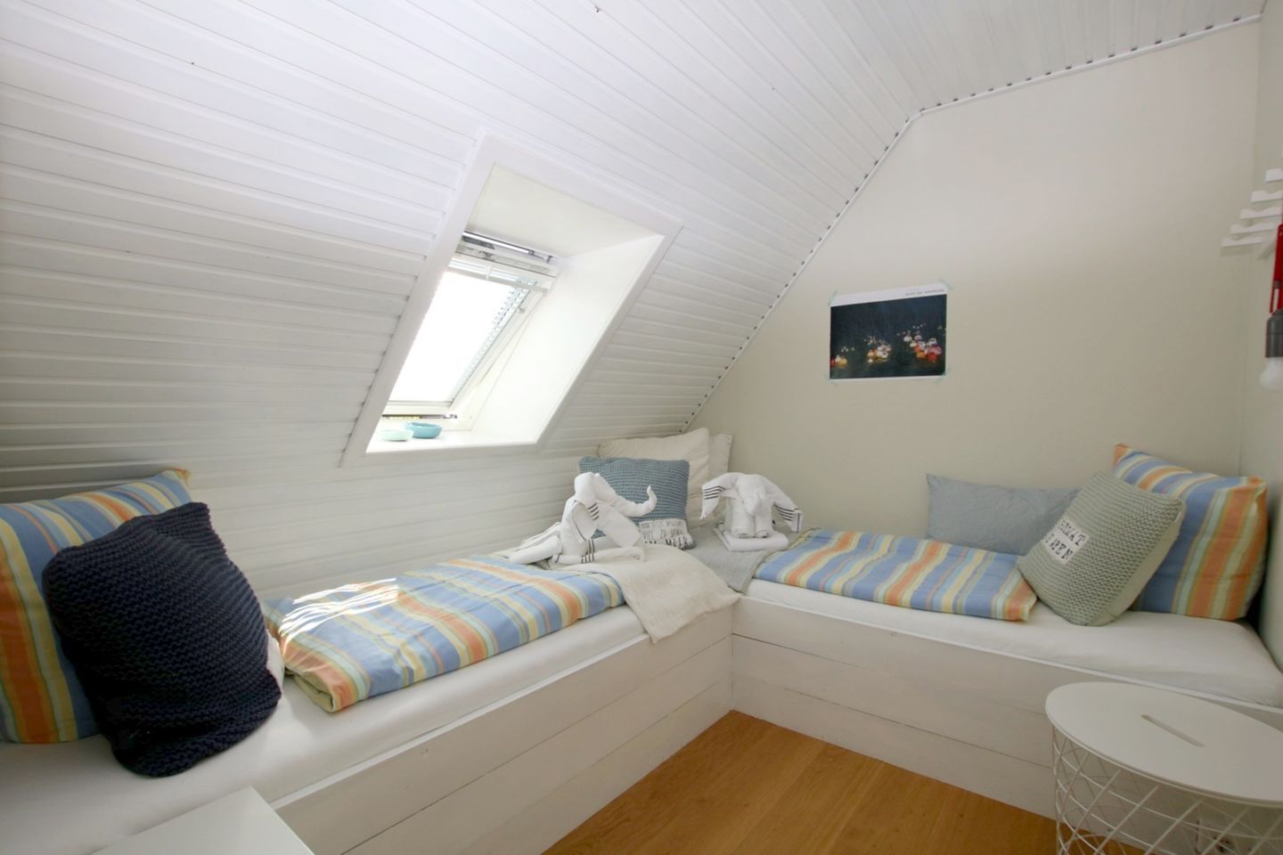 2 bedrooms, iron/ironing board, WiFi