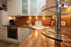 Fridge, microwave, oven, dishwasher - Kiek Ut 9, Whg. 2 - Apartment with 3 rooms on approx. 50m² (Wyk auf Föhr)