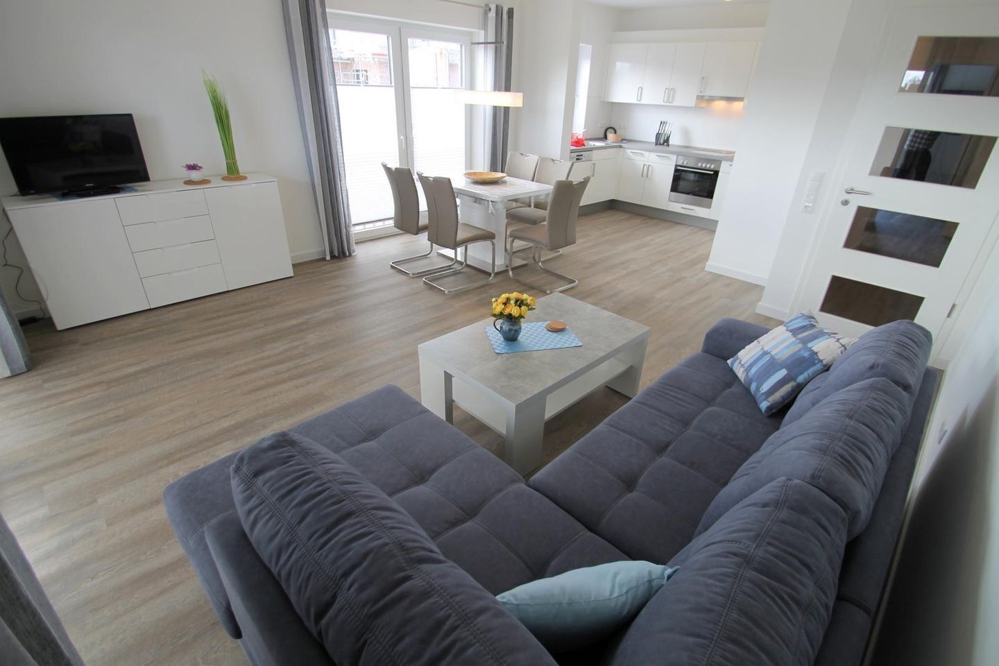 TV, table tennis, stereo