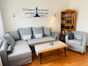 Télévision, lecteur de DVD, table de tennis de table, chaîne hi-fi