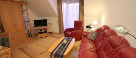 TV, ping pong, stereo