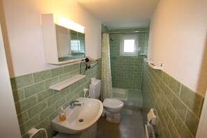 Shower, hair dryer - 5071 - Leevnüst - Bungalow close to the beach with approx. 38 m² living space for two to (Dahme)