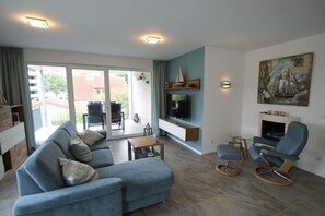 TV, table tennis, stereo